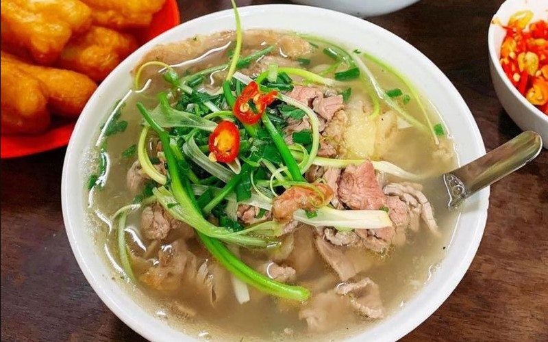 Phở Bát Đàn là quán phở lâu đời, nổi tiếng Hà Nội