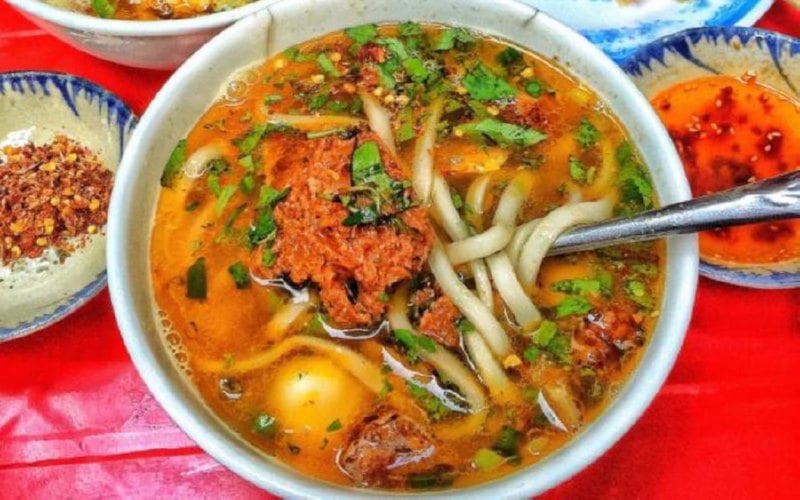 Bánh canh bà Thu ngon khó cưỡng