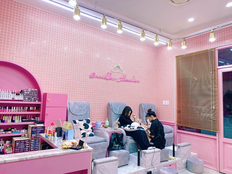 Nailbar - Tiệm nail quận 2 đắt khách với không gian trang trí thơ mộng.