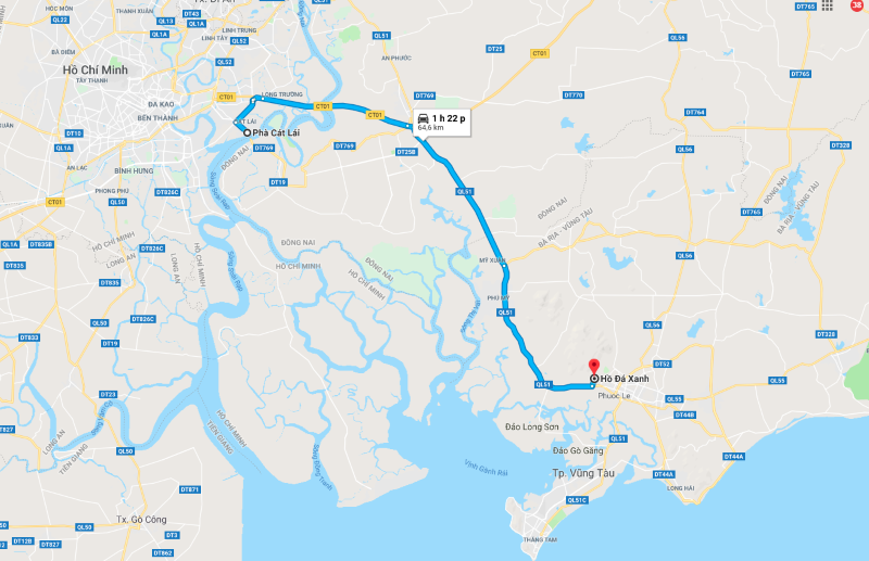 Hồ Đá Xanh là địa điểm du lịch nổi tiếng nên du khách có thể dùng google map hoặc hỏi người dân địa phương để tránh bị lạc đường