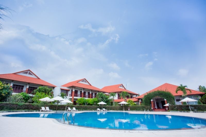 Không gian resort Lăng Cô Huế - T26 tạo cảm giác yên bình và thư giãn, thích hợp cho những kỳ nghỉ dưỡng cùng người thân và gia đình của du khách