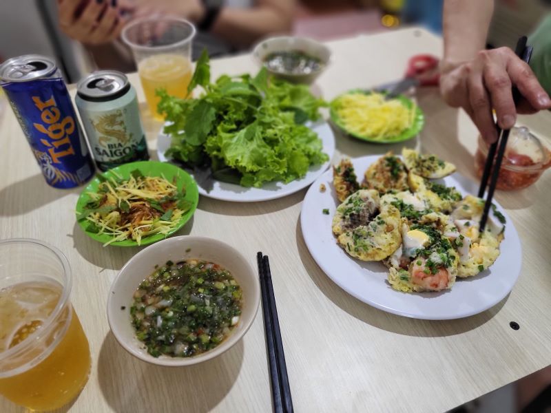 Yến chợ đêm - Bánh căn Nha Trang