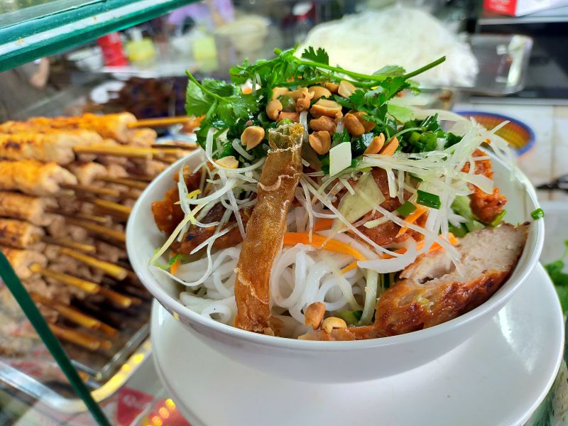 Bún thịt nướng Đà Lạt - Hạnh Tâm