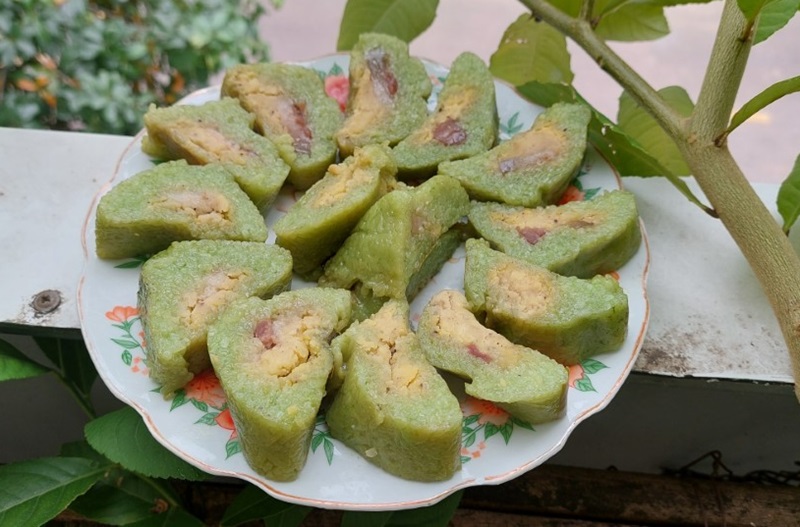 Bánh tét mặt trăng.