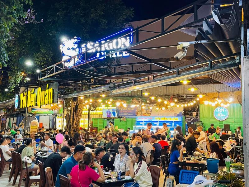 Quán nhậu tại quận 4 - Tới Bến Food & Beer