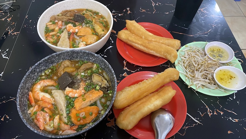 Bánh canh cua A. Rom.