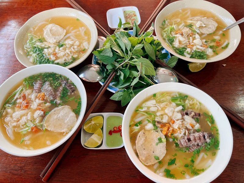 Bánh canh ghẹ Ngọc Lâm.